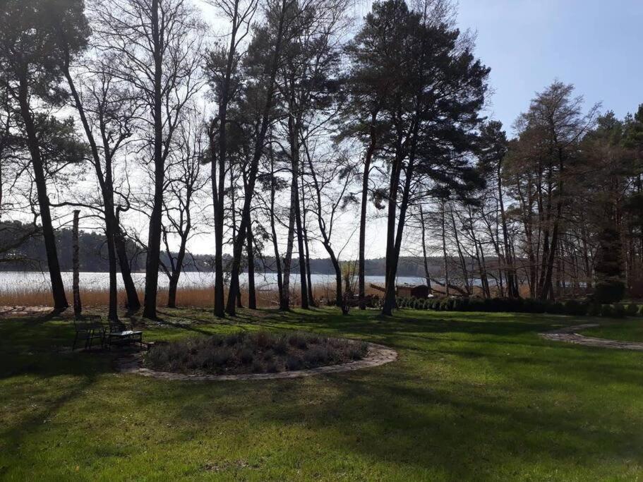 Penthouse Bernd Im Waldschloesschen Direkt Am See 벤디쉬 리츠 외부 사진