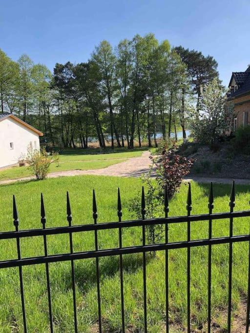 Penthouse Bernd Im Waldschloesschen Direkt Am See 벤디쉬 리츠 외부 사진